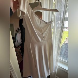 Asymmetric sleeve white dress